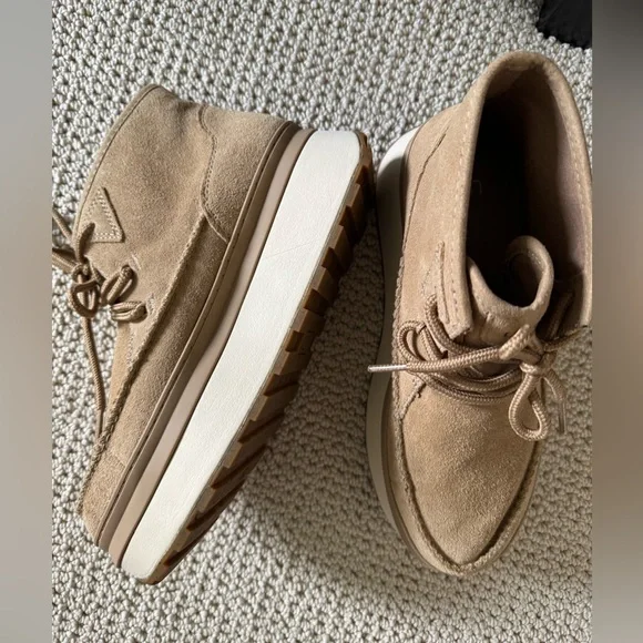 UGG Marin Bootie - Size 8 - Like New/No Wear - Picture 5 of 11